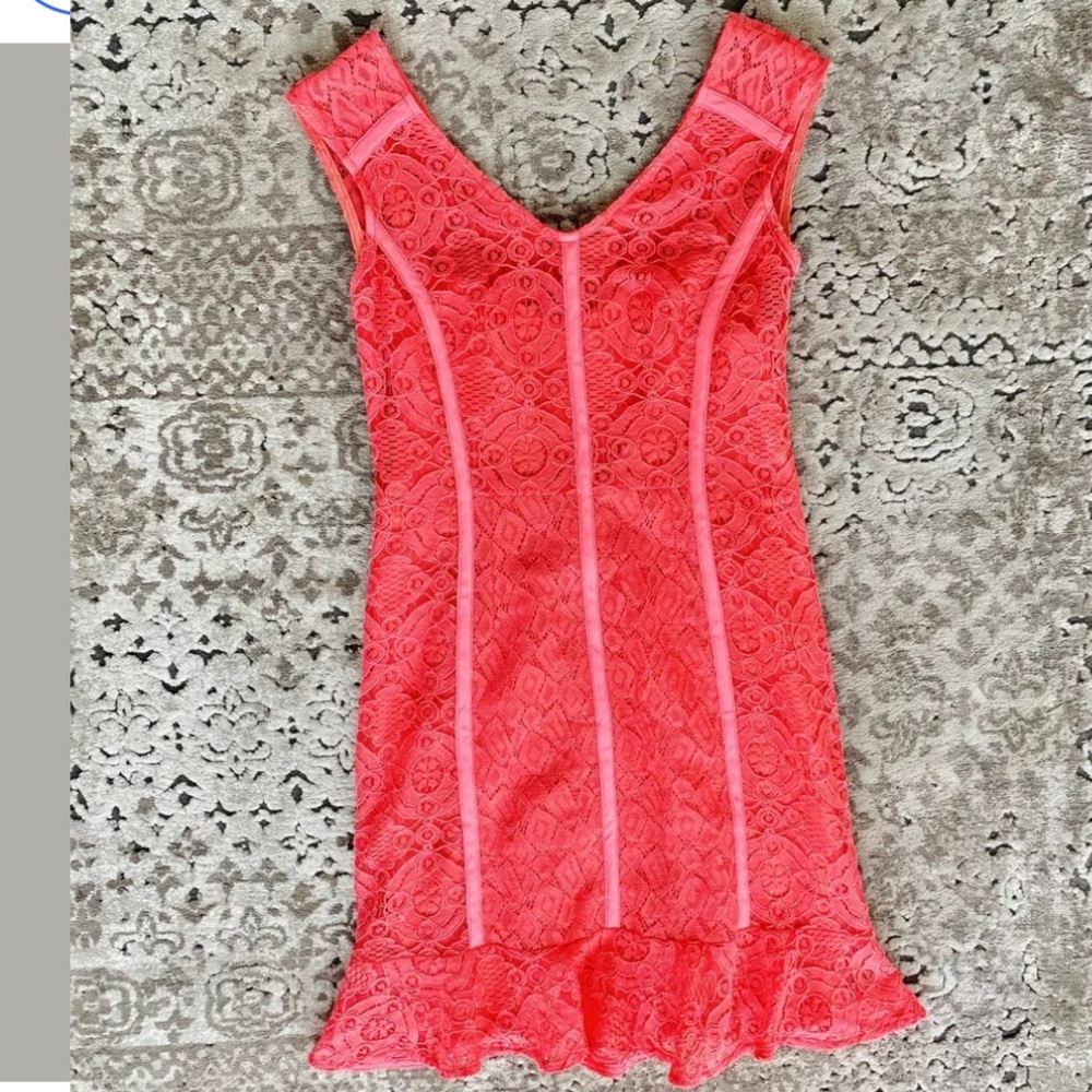 Nanette Lepore Size 2 Sleeveless Lace Coral Dress